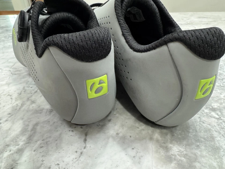 Sapato de ciclismo de estrada feminino Bontrager Sonic EUA 5.5 EU 37 com clipes usado uma vez - Imagem 3 de 4