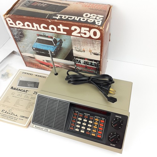 Vtg Bearcat 250 Channel Scanning Radio UHF HAM Police And Weather Scanner READ - Picture 3 of 24
