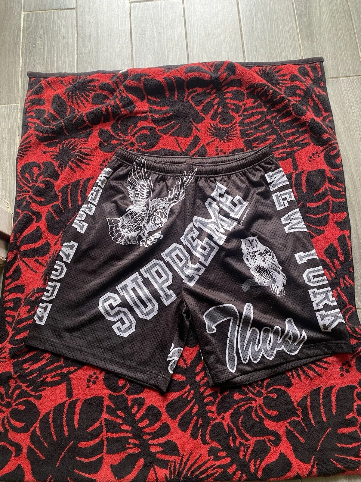 Petit short en maille Supreme Varsity