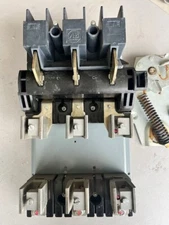 Allen Bradley 1494F-D400 Size 5 Starter Disconnect Switch 400A with Fuse Block