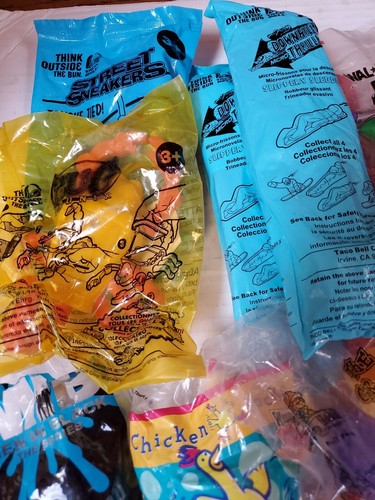 VINTAGE Lot 30+ Carl's Jr Burger King Taco Bell Wendys Toys  Sealed Rare HTF - Picture 2 of 12