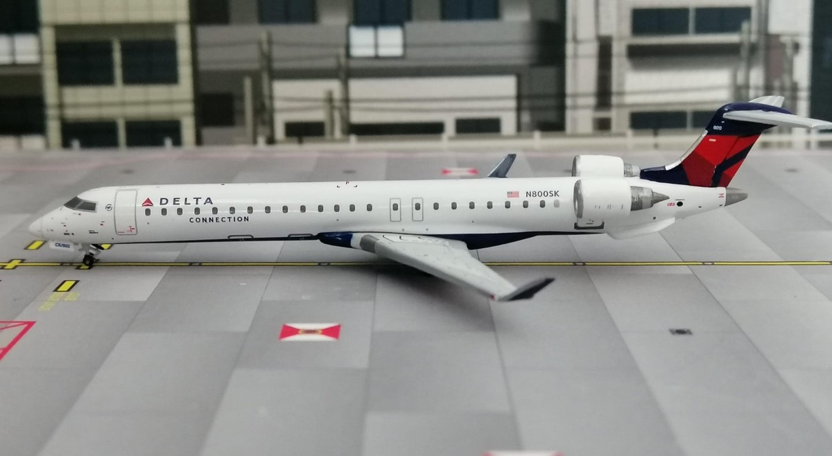 Delta Connection Bombardier CRJ-900 N800SK 1/400 by Gemini Jets