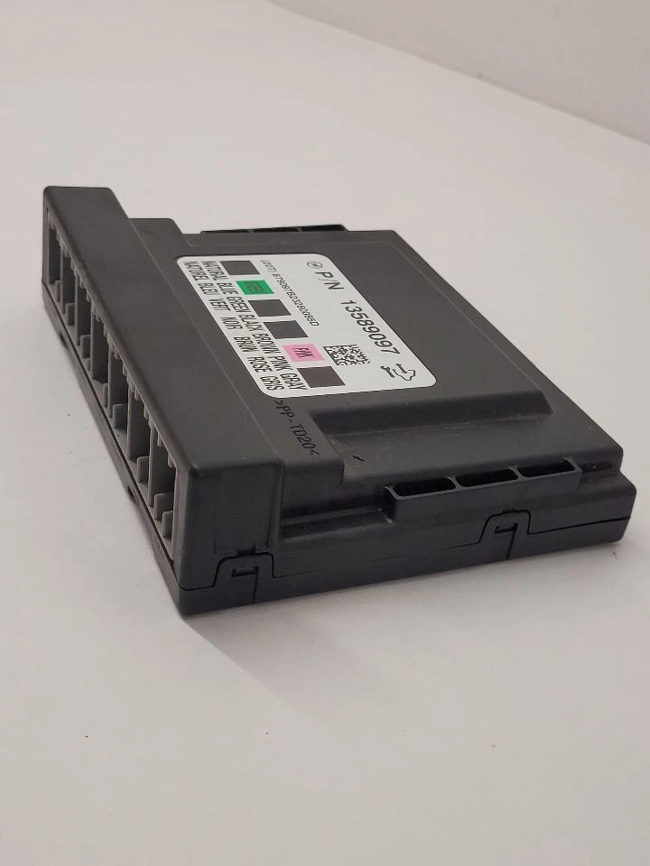 Módulo de controle de carroceria Chevrolet Sonic 2013-2014 BCM 13589097 - Imagem 4 de 4