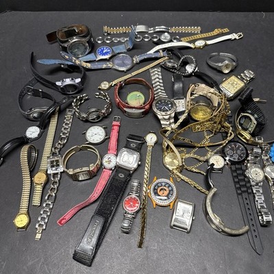 Lot Of Watches And Watch Parts For Parts Or Repair Mens And Women s Non Func 