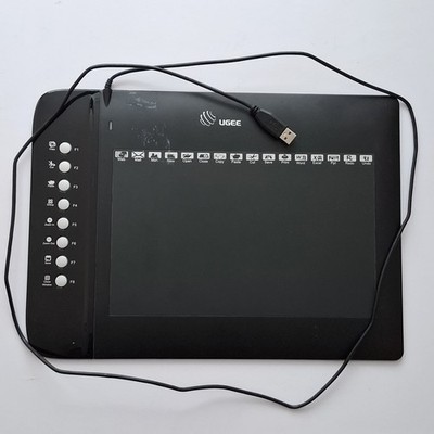 UGEE M1000L Graphiktablet (gebraucht, aber komplett einsatzfähig), Stift fehlt.
