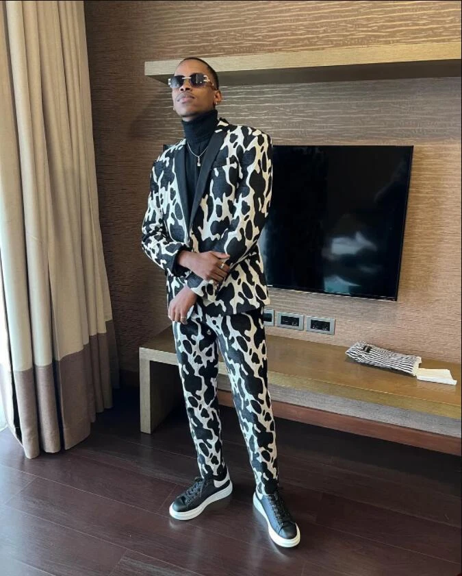 Trajes de hombre con solapa de pico patrón de vaca 2 piezas blazer ajustado informal negocios esmoquin Foto 2 de 4