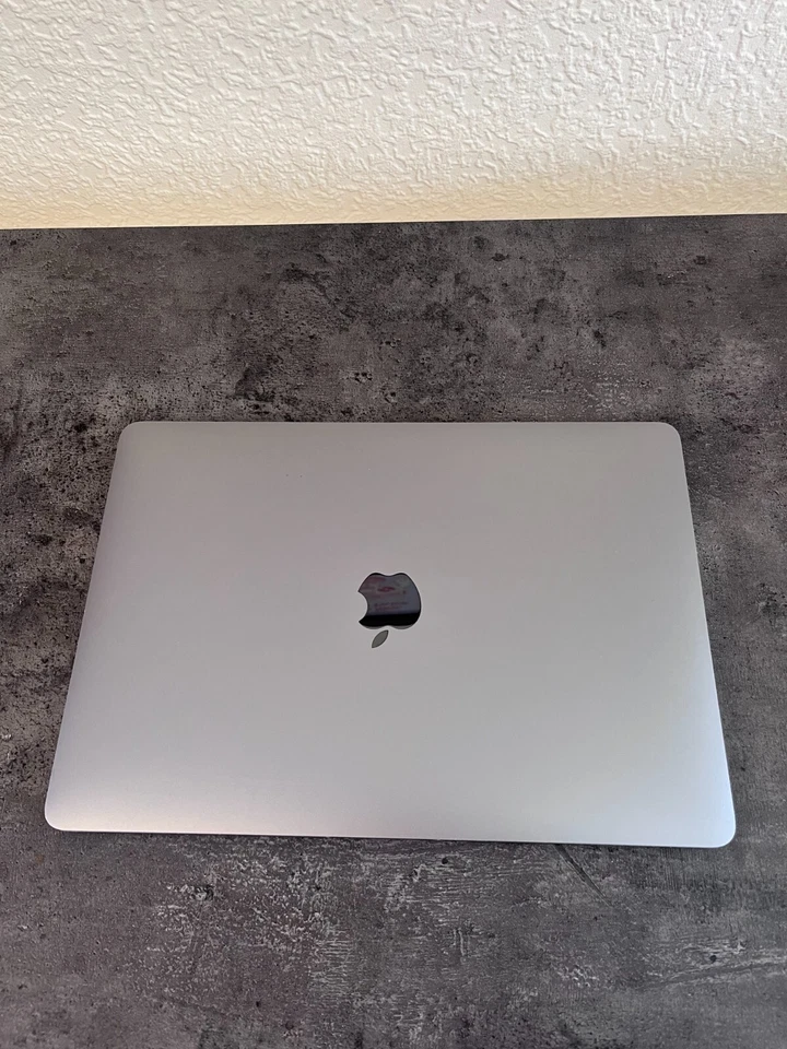 Apple MacBook Pro 13,3" Retina Intel i5 8GB 256GB SSD Silber Touch Bar inkl MwSt, photo 2 of 5
