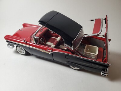 Danbury Mint 1957 Ford Fairlane 500 Skyliner 50th Anniversary 1:24