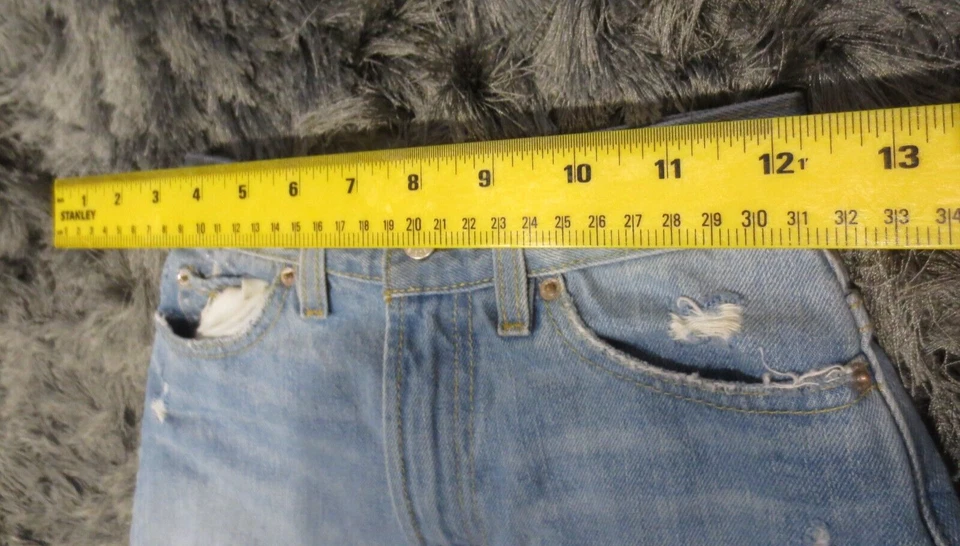 Pantalones Cortos de Jean BDG para Mujer 24 Azul Envejecido Denim Corte Dobladillo Crudo Logo Lavado Claro Foto 4 de 4