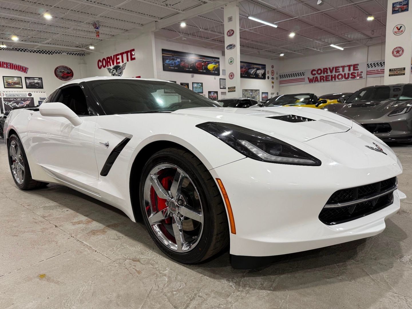 2014 [G8G] Arctic White Chevrolet Corvette   | C7 Corvette Photo 8