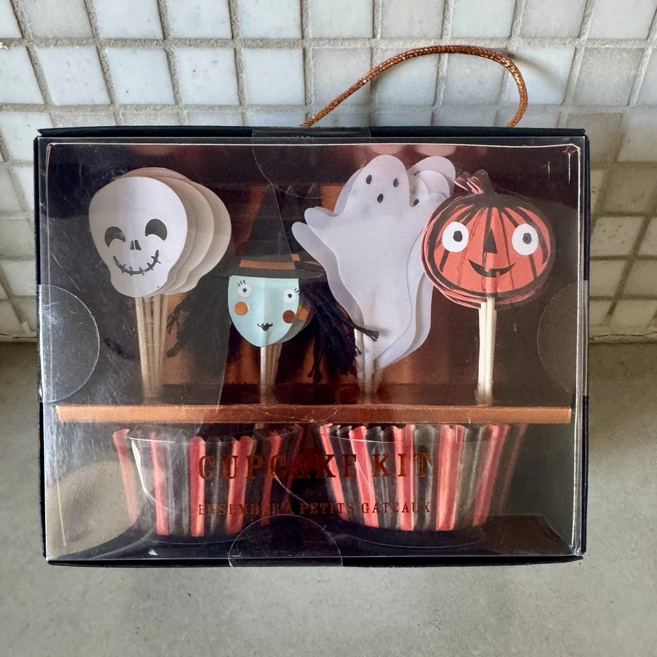 MERI MERI Halloween Party Bat Paper Plates 16 Napkins 32 & Cupcakes Set 24 NEW - Image 4 of 4