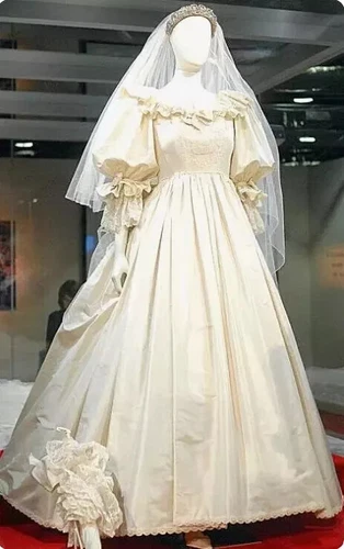 Vintage Victorian Champagne Wedding Dress with Lace Cuffs Bridal Dress Bows - Picture 2 of 4