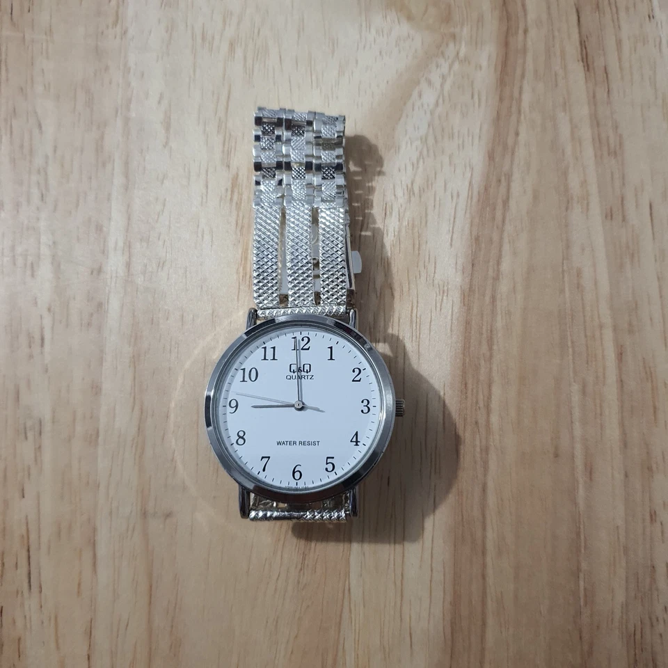 Reloj Q&Q by Citizen Hombre Hecho a Mano Real Mexicano Plata .925 Acero Inoxidable Foto 2 de 4