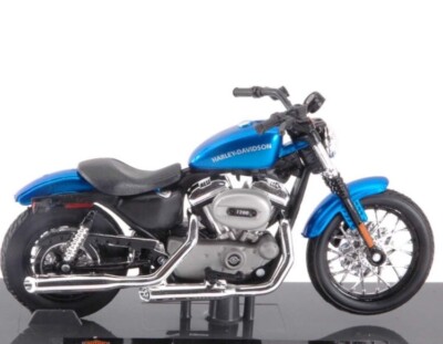 Maisto 1:18 Harley-Davidson 2012 XL 1200N Nightster Diecast Model