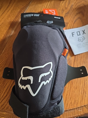 NWT Fox- Bike Knee Pads/Guards, Launch Pro, Black, Medium D30 New W/Tags