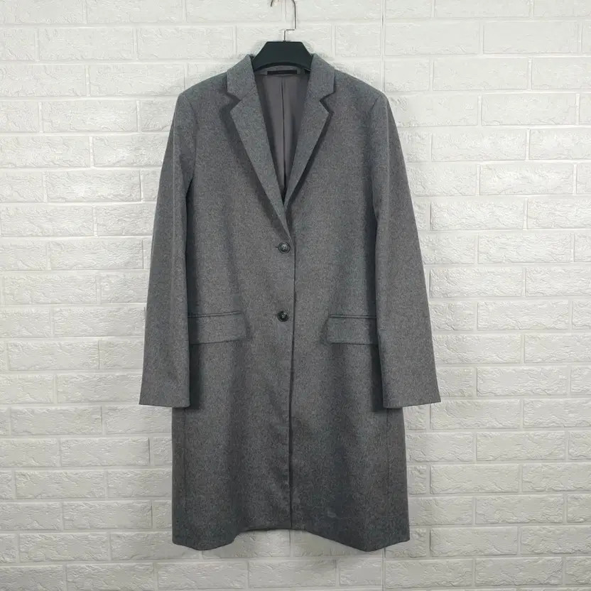 UNIQLO Wool Coat, Size 100, Good Condition, Slight Wear thumbnail 3