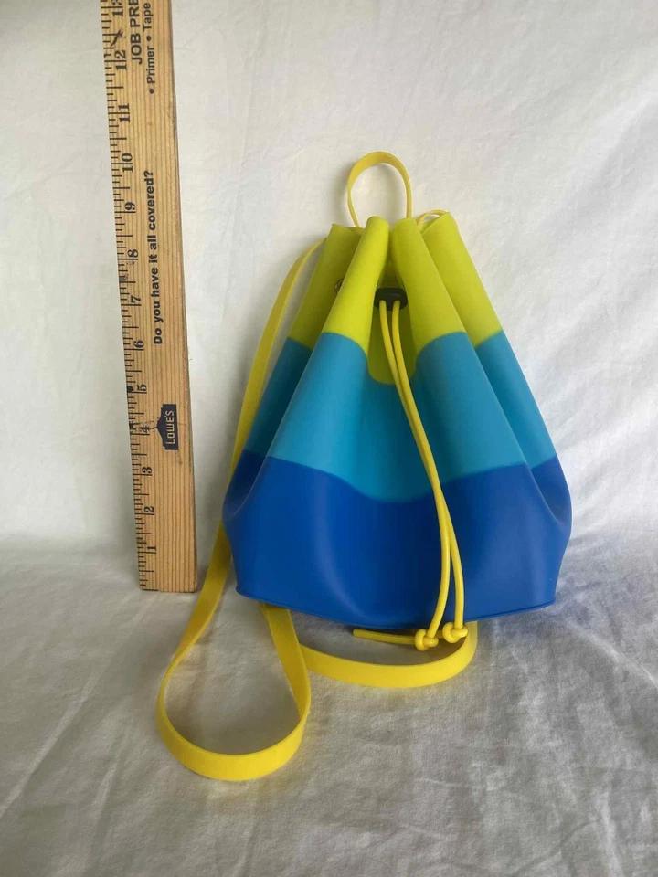 Deliciosa mochila de cuerda de silicona gomosa usada Foto 4 de 4