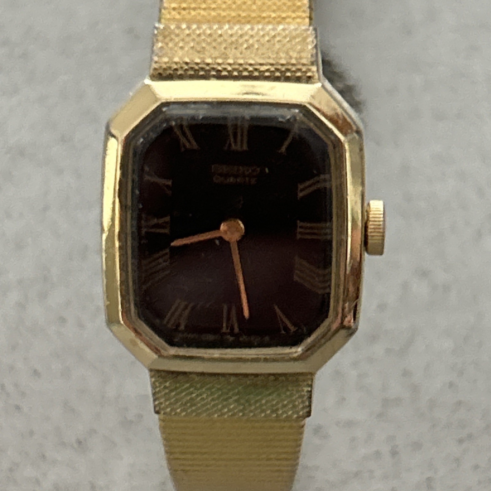 Women’s Vintage Oval Watch Gold Tone Ladies Seiko Wristwatch Needs Battery