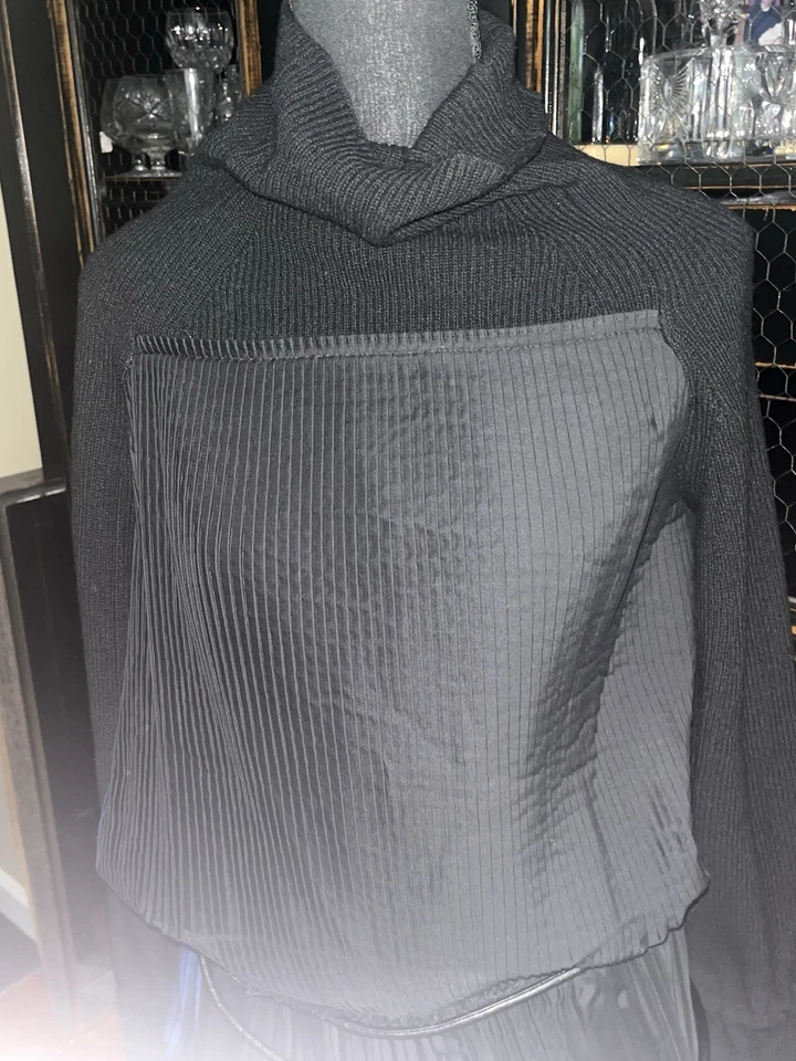 Sacai for IKRAM Black and Blue Knit Sweater Pleated top 1 Wool BLK 17-03378 - Image 2 of 4