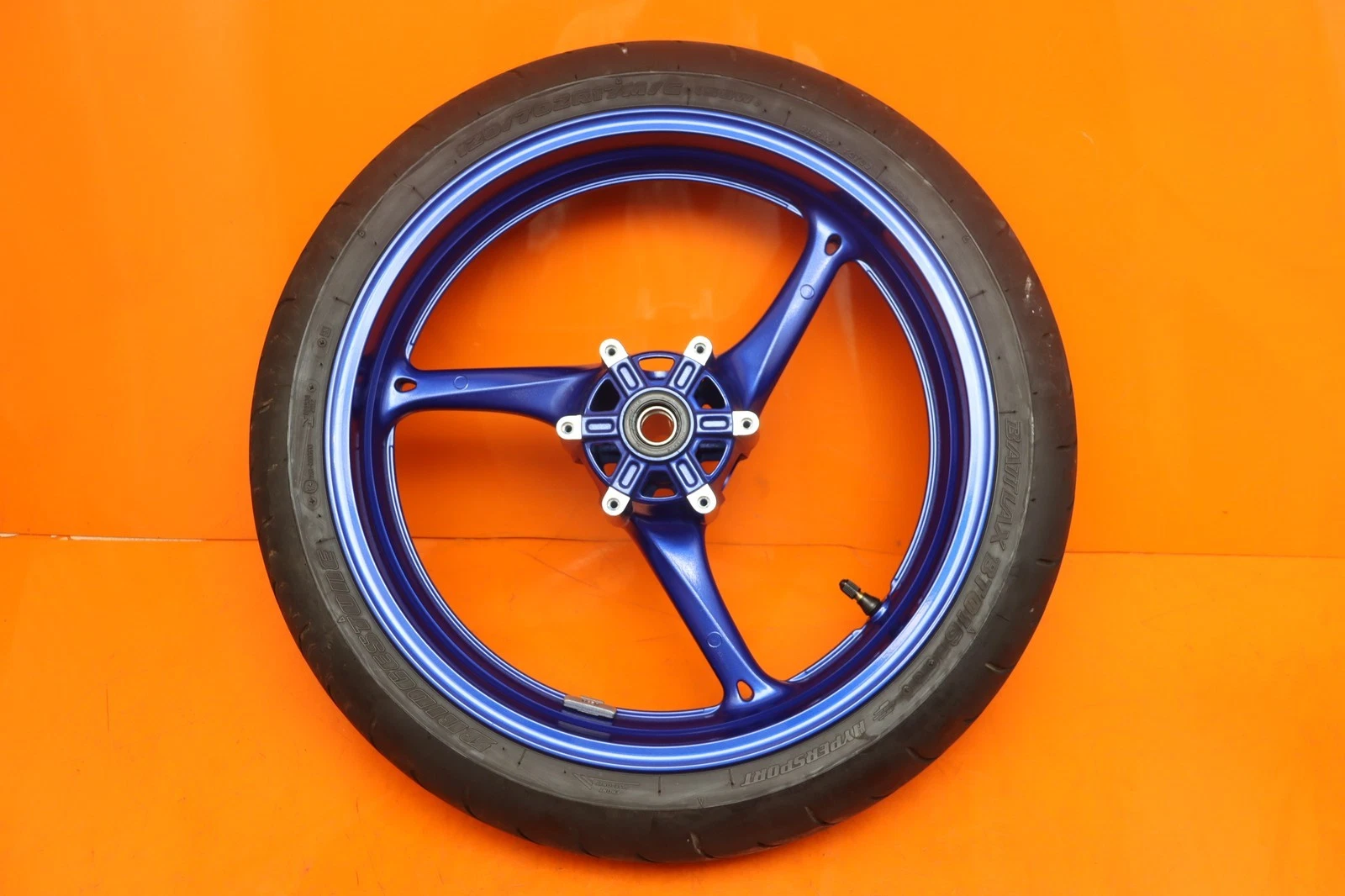 2024 12-24 SUZUKI GSXR 600 750 OEM STRAIGHT FRONT WHEEL RIM W TIRE  *NICE*