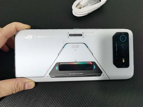 Asus ROG Phone 6 Pro telefono da gioco sbloccato 5G 18+512 GB 6,78'' 50MP Snapdragon 8+ - Foto 1 di 9