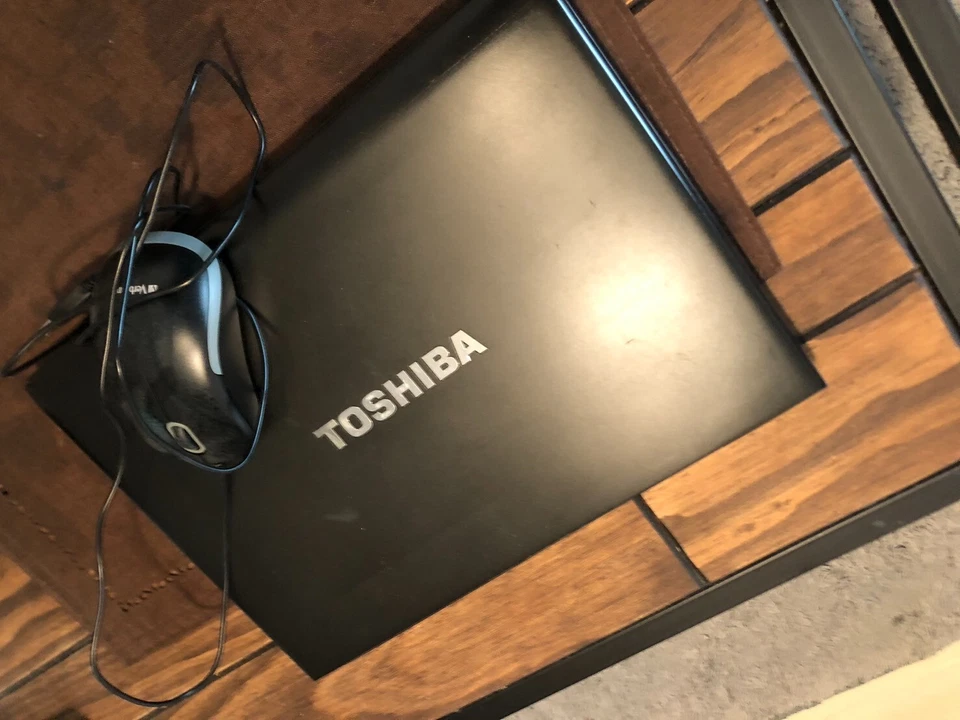 DynaBook TOSHIBA Tecra Windows 10 6100U 128G/SSD 4G HKK02 SSD 128GB Foto 3 de 4