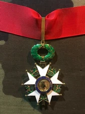 WWII FRENCH LEGION OF HONOR MEDAL, COMMANDERS GRADE; FULL SIZE NECK ORDER