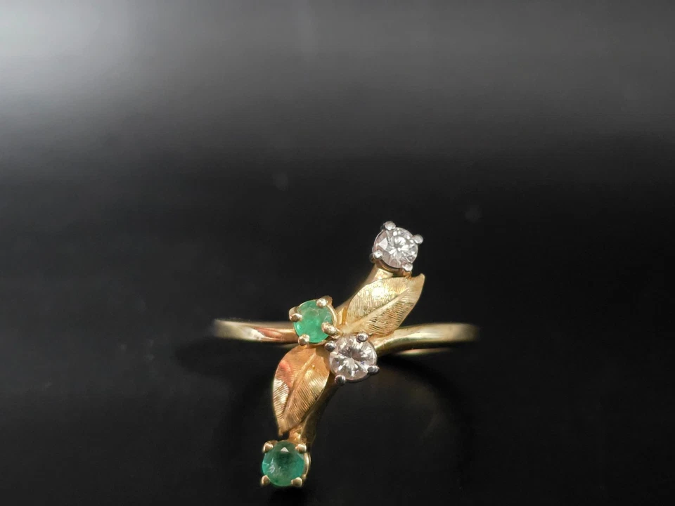Ring 585 Gold verspielter Blatt Ring mit Diamant & Smaragd Größe 53 (16,8mm Ø)💍 - Bild 2 von 4