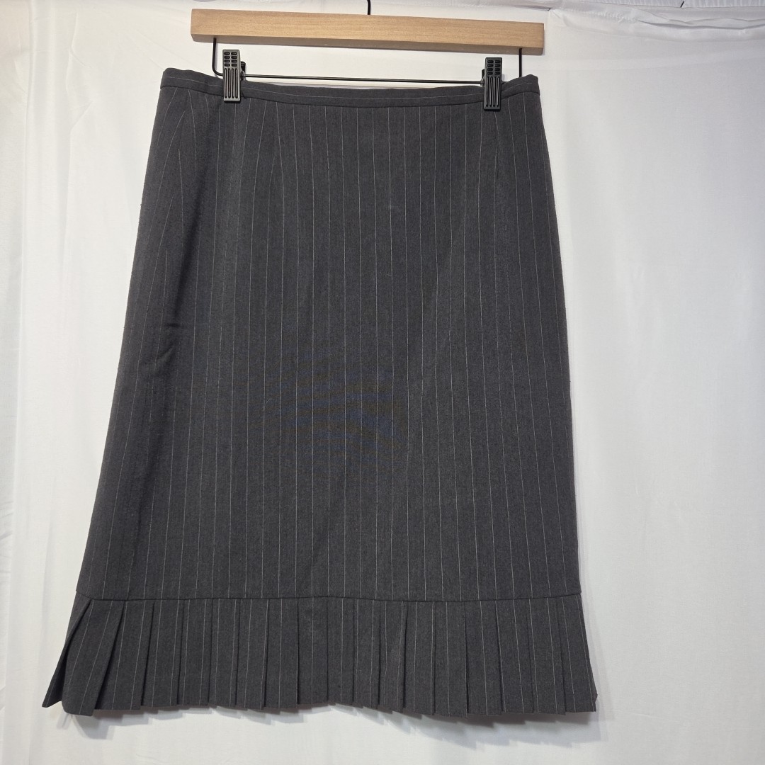 Apt 9 Stretch Womens 8 Gray Stripe Pleat Skirt Knee Length Lined