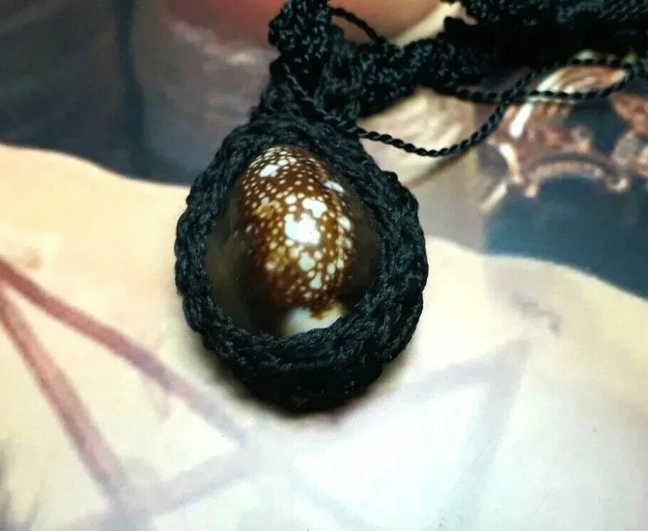 Famous Aghori Mind Control Pendant – Vashikaran for Love & Attraction