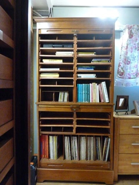 Archivador/armario de doble persiana estilo americano en madera de roble - Imagen 4 de 4