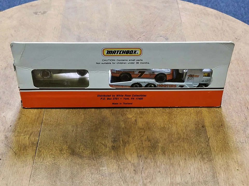 1990-93 Matchbox Super Star Team Convoys 1:64 #7 Alan Kulwicki/Hooters 1993 - Image 3 of 4