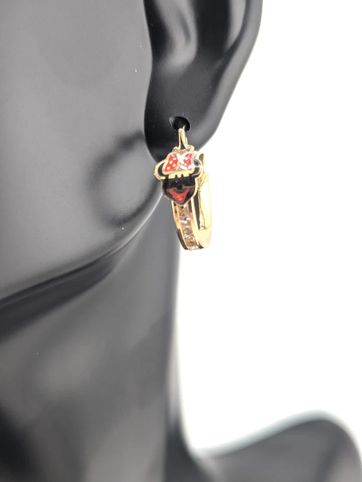 Pendientes de novedad de circonitas cúbicas Minnie Mouse de oro de 14k para mujer con cierre de aro Foto 2 de 4