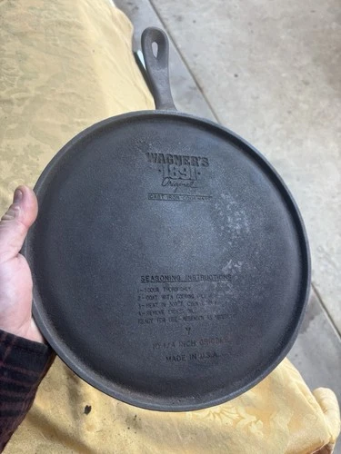 Wagner Vintage 1891 Griddle 10 1/4" Pan Skillet Cast Iron Made in USA. Y