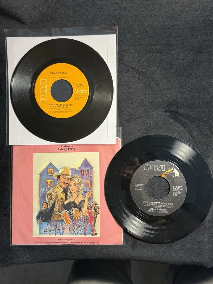 26 COUNTRY RECORDS - Premium Lot 45rpm 7” Vinyl Singles DOLLY/WILLIE/MERLE/etc!! - Image 3 of 4