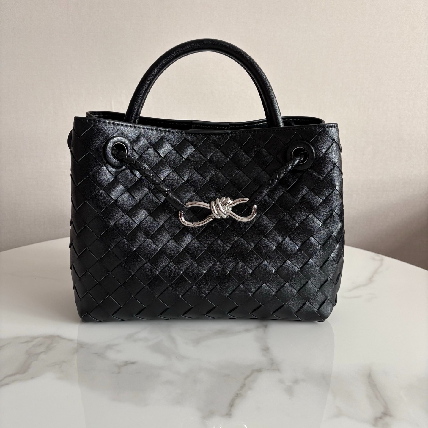 Bottega Veneta Andiamo Intrecciato Leather Top Handle Bag Black 25 x 18 cm