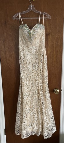 Dancing Queen USA Gown Size Small
