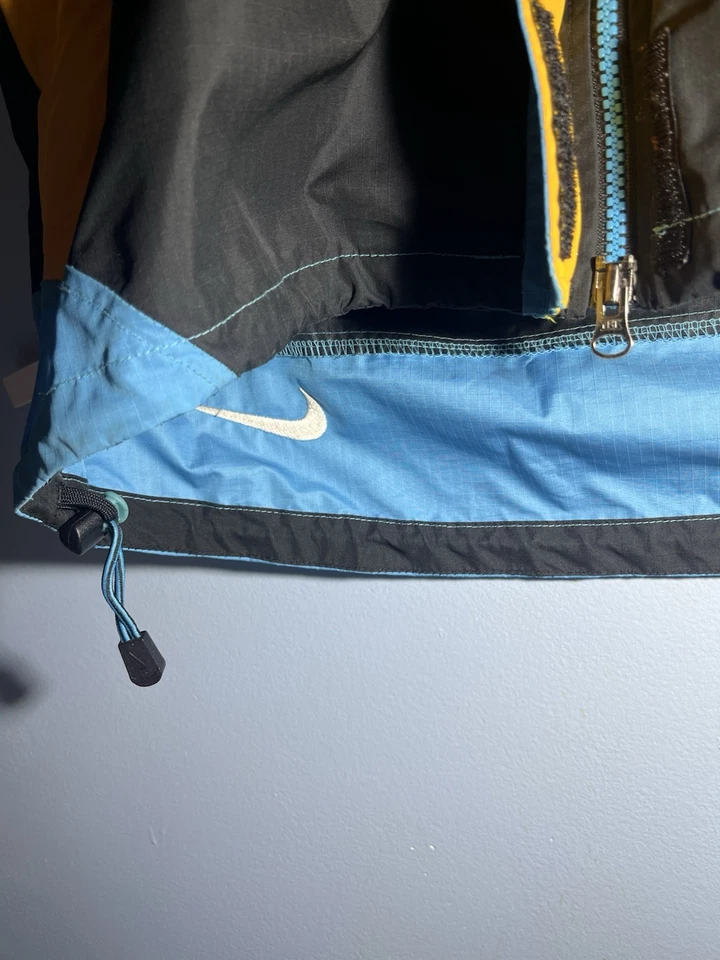 Chaqueta Vintage Nike ACG Azul y Amarillo Colorblock Retro Y2K Años 90 Para Hombre Talla Mediana Foto 4 de 4