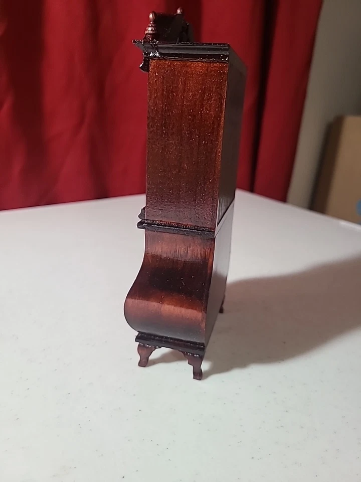 Cajón Chester High Boy Concord Miniatures Foto 2 de 4