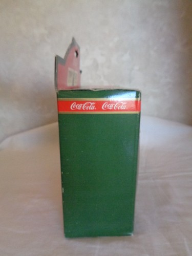 Coca-Cola Town Square Accessories (#6410) - Picture 52 of 227