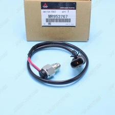 New Genuine OEM Mitsubishi  Freewheel Clutch Switch, Front Differential MR953767