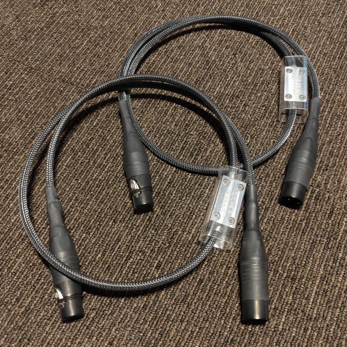 ケーブル・シールド SILVER RUNNING PLATINUM SIGNATURE XLR 1m ケーブル・シールド SILVER RUNNING PLATINUM SIGNATURE XLR 1m