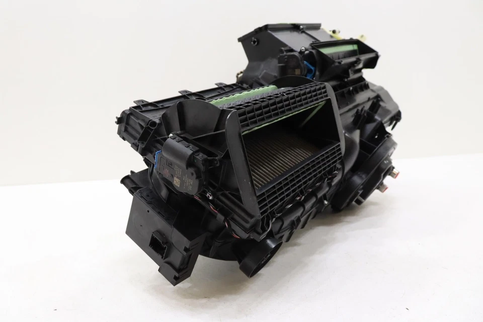 2019 - 2024 VOLKSWAGEN TIGUAN HVAC A/C HEATER BLOWER HOUSING BOX OEM 5QM816005F - Image 2 of 4