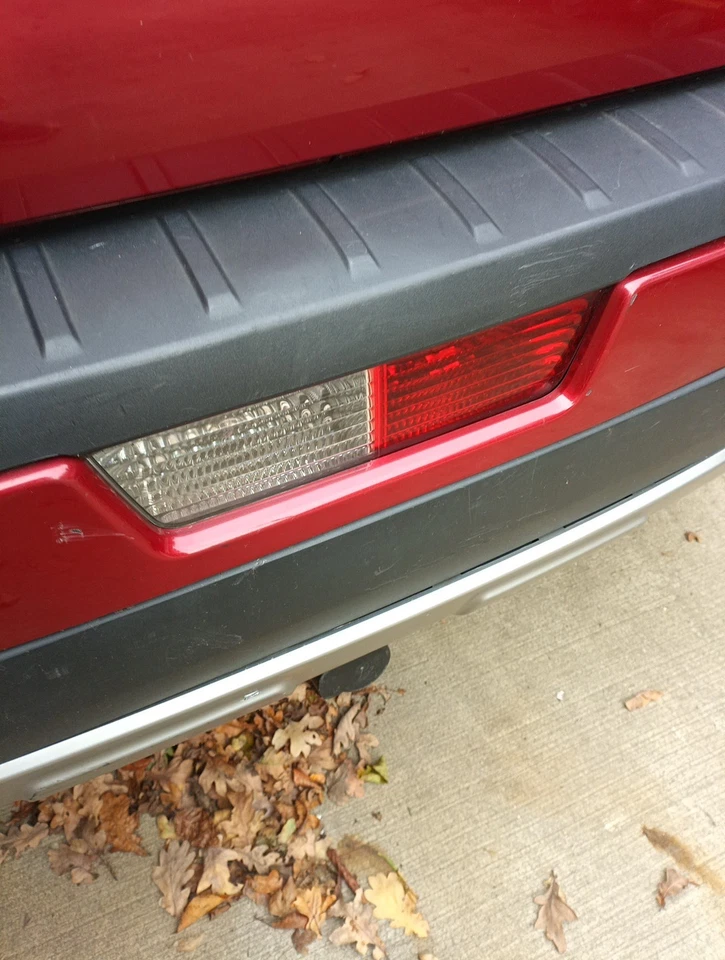 Luz antiniebla central trasera para Chevrolet Orlando Foto 2 de 3