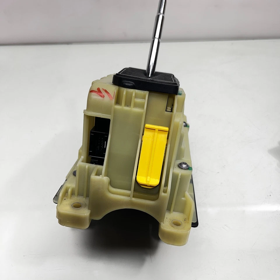 2008-2014 Mercedes-Benz W204 C300 Floor Gear Selector Shifter A2042677724 OEM - Image 4 of 4