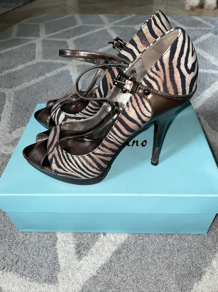 $170 Zapatos de tacón alto Marciano LIANNE de cuero metálico cebra 8,5 GUESS Foto 3 de 4