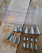 Ateco 21 Piece Frosting Tips Cake Decorating Kit With Clear Storage Box