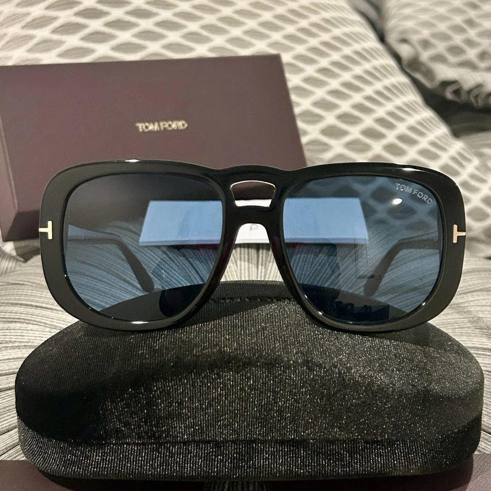 GAFAS DE SOL TOM FORD “BILLIE” AVIADOR NEGRAS FT1012 01V 56-19-140 $470. Nuevo sin etiquetas Foto 3 de 4