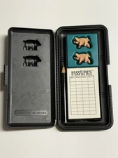PASS THE PIGS Game Vintage 1972,  1992 Milton Bradley - Game Box, Pigs, Scorepad