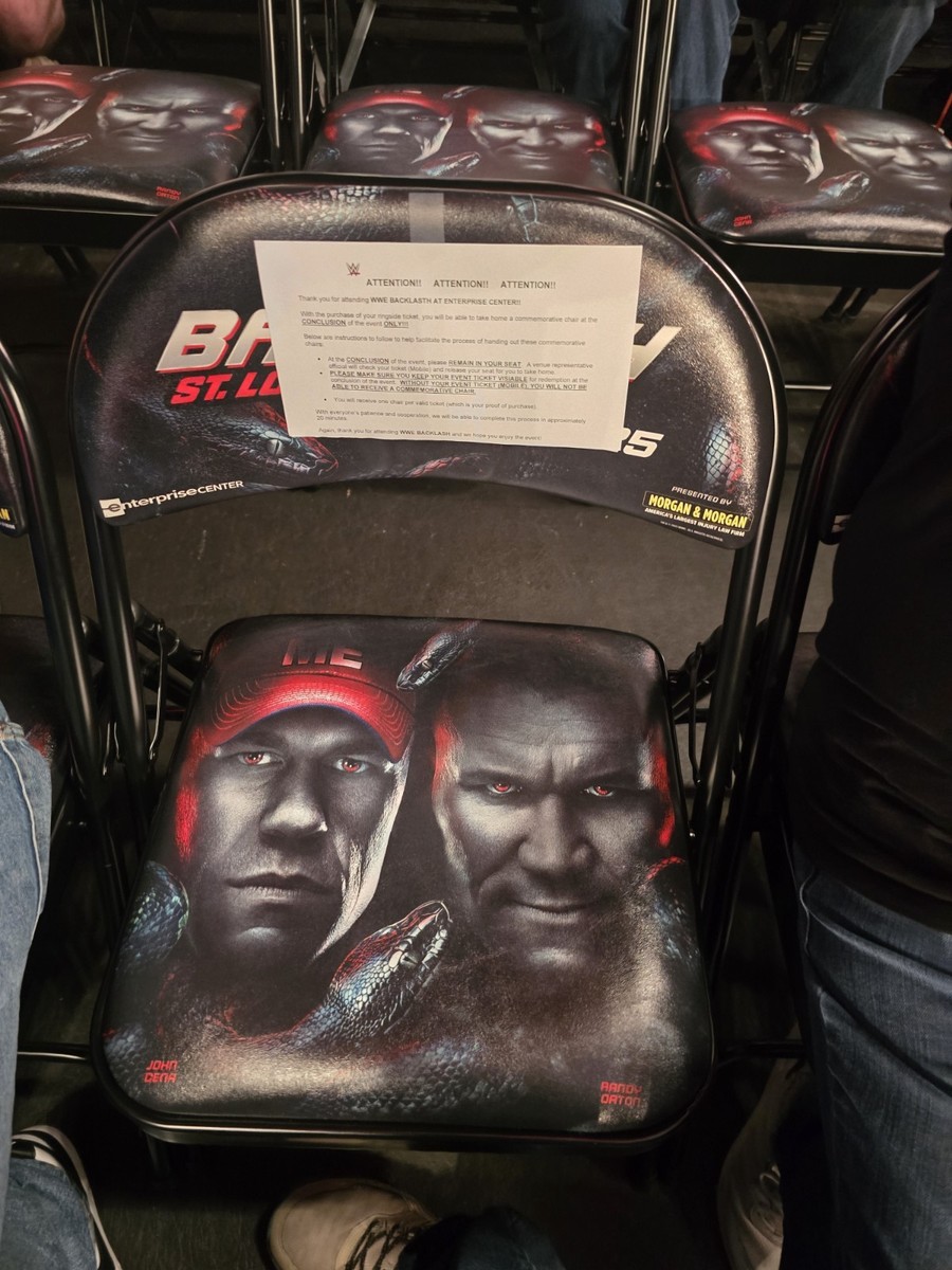 Jon Moxley（ジョン・モクスリー）折りたたみチェア ＷＷE CHAIR Jon Moxley（ジョン・モクスリー）折りたたみチェア WWE CHAIR